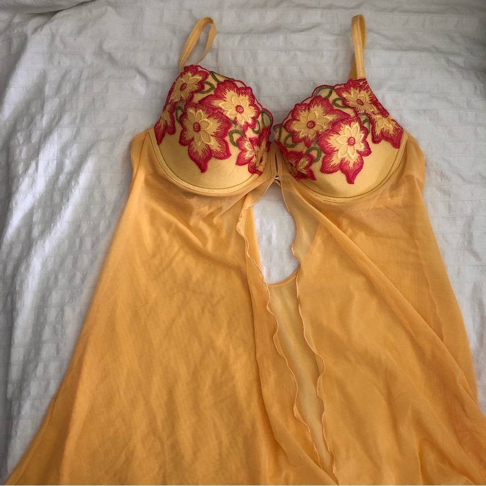 Vogue Dessous lettuce hem floral embroidery babydoll top
